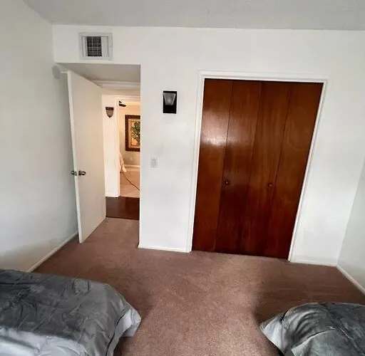 Southwestern Charm - Minutes From Everything 3/2 Holiday home